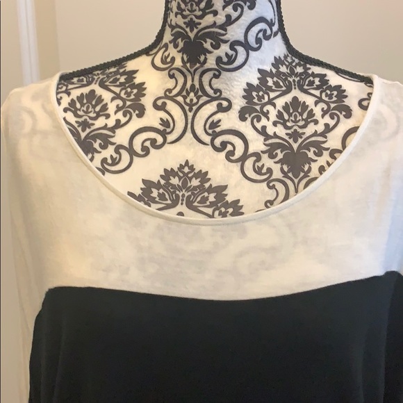 Rounded neckline cold shoulder long sleeve top - Picture 2 of 8